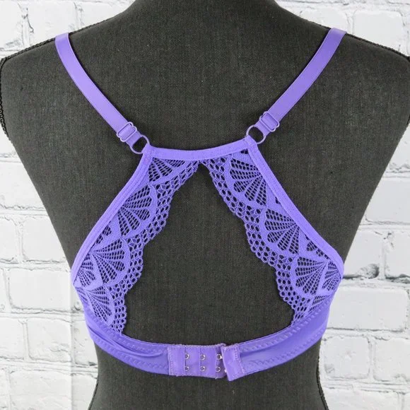 NWT - Lightly Padded Wired Bra w/ Lace Back - Picture 4 of 4